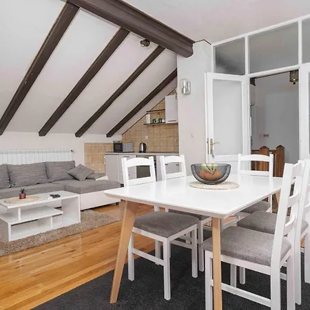Apartament Micin *